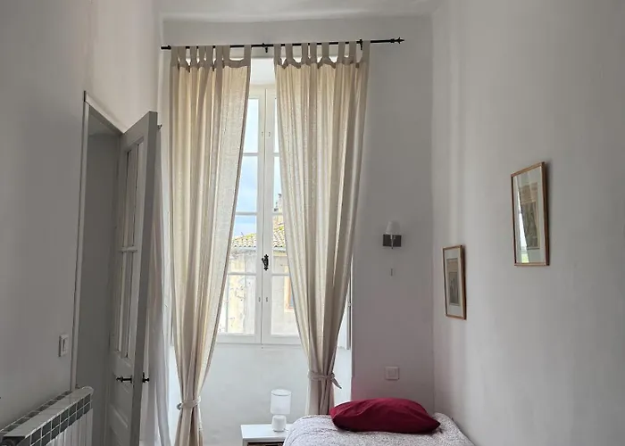 Le Saint-laurans Отель