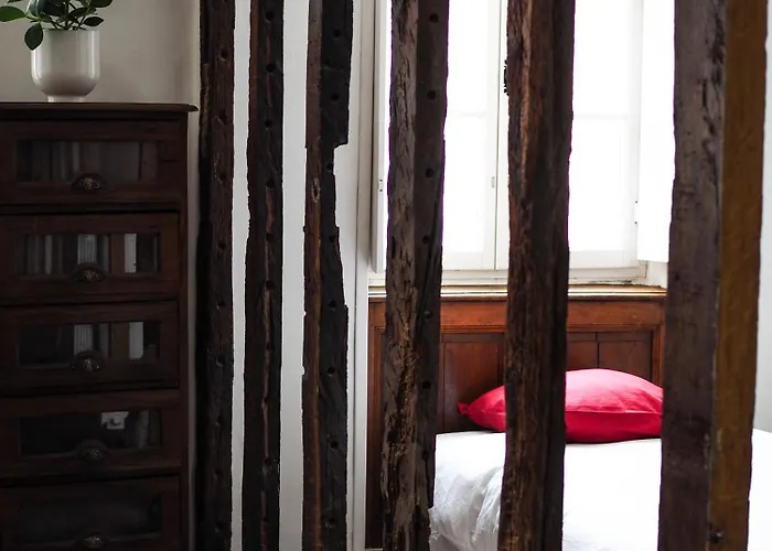 Le Saint-laurans Отель *